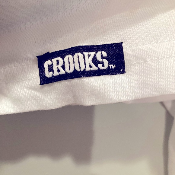 Crooks & Castles v-neck shirt - Picture 4 of 6